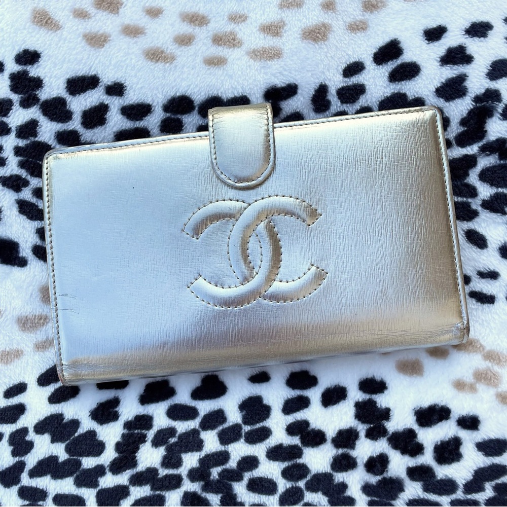 Authentic CHANEL CC Logo Metallic Gold Leather Bifold Wallet